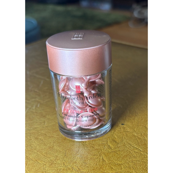 Elizabeth Arden Other - Elizabeth Arden Ceramide Capsules Rapid Skin Renewing Serum